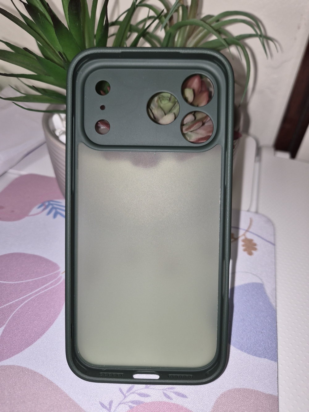 Forest Green iPhone 17 Pro Max Case - Slim Protective Cover - Picture 4 of 6